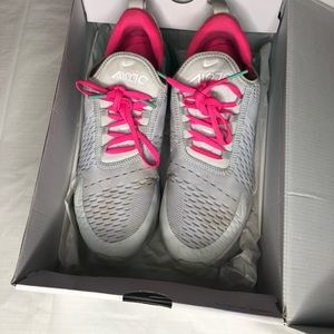 Nike W Air Max 270. Women’s size 10. Multi color.
